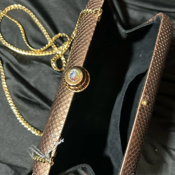 CRISTAL VTG Rare Clutch Bronze Fish Scale design wSwarovski Clusters kiss clasp - Picture 6 of 16